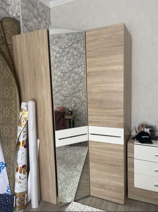 Шкаф угловой для спальни