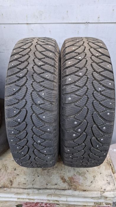 Продам  два зимних колеса в сборе R13