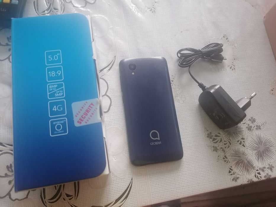 Телефон Alcatel 1