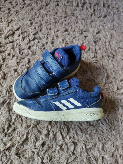 Детски спортни обувки