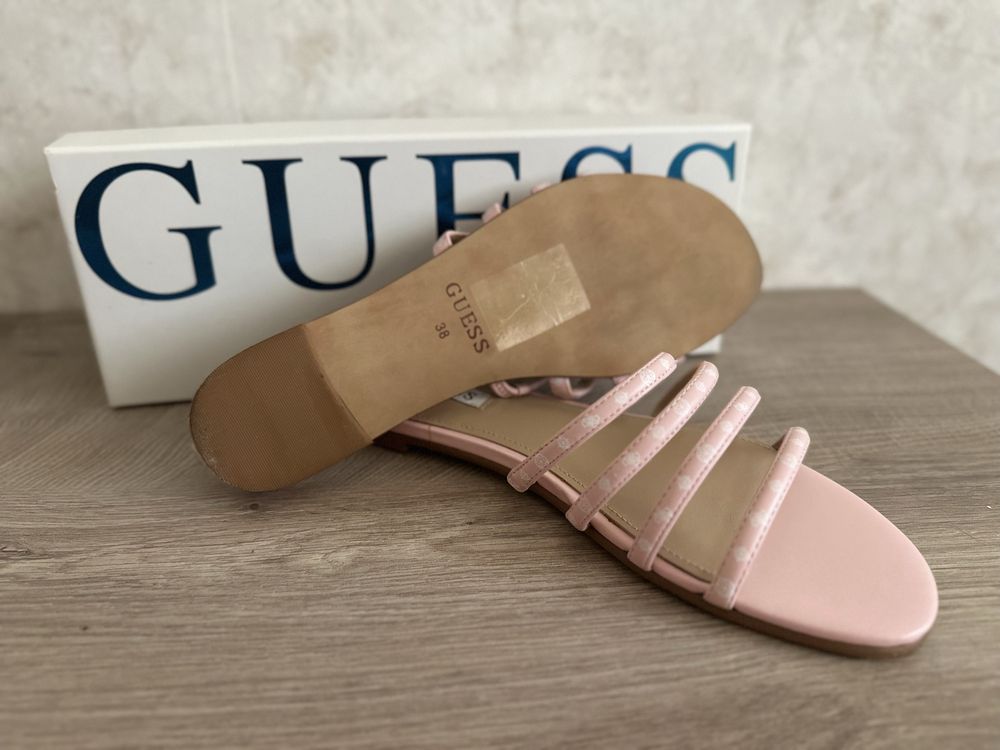 Чехли guess нови
