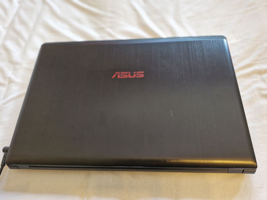 Laptop gaming Asus ROG Intel i7 CADOU Mouse gaming si tastatura jocuri