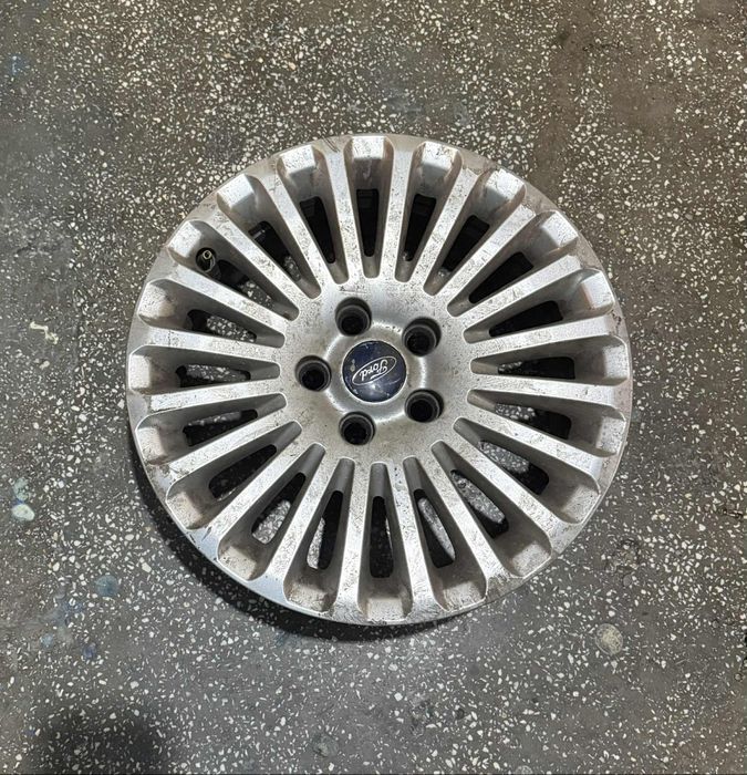 Vând set jante Ford r16