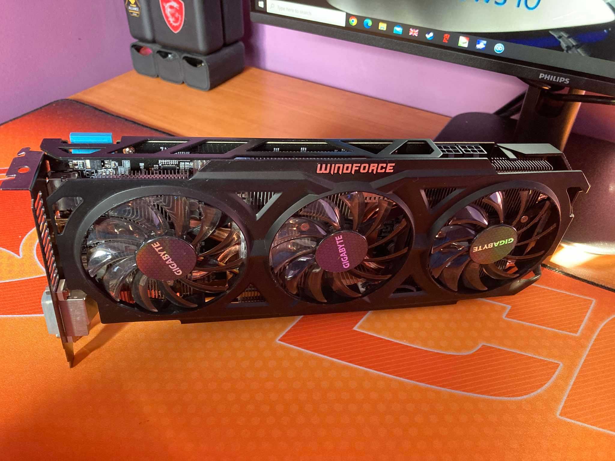 Видео карта Gigabyte AMD RADEON R9 270X OC WINDFORCE 2GB/256 BIT GDDR5
