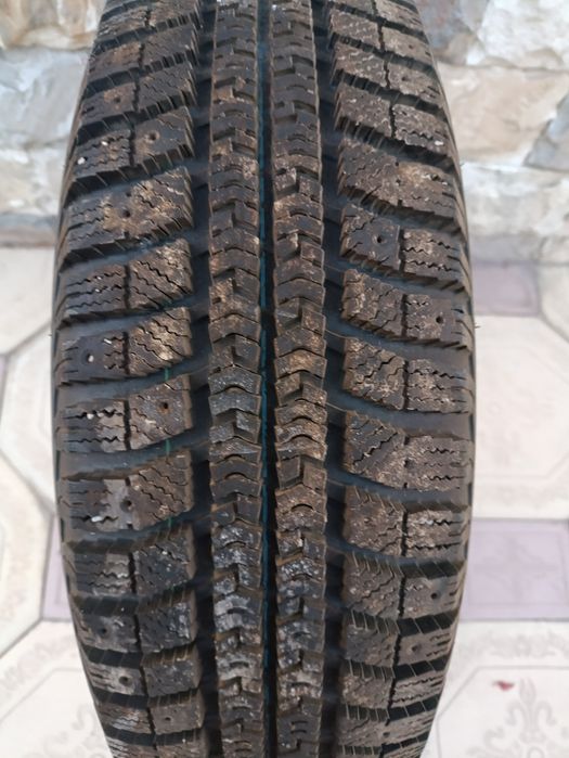 почти новые шины 185/65/14 Nord master