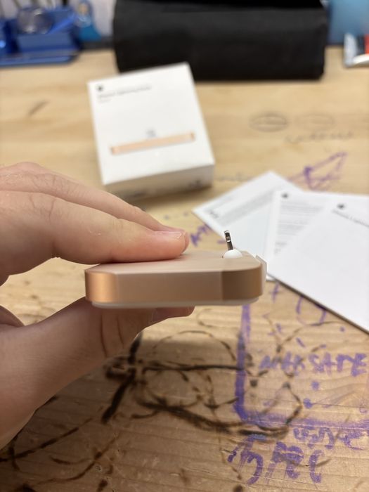 iPhone Lightning Dock (gold) 100% original
