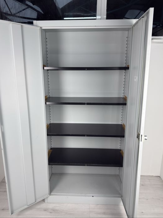 Метална етажарка за съхранение на документи и други матрияли обзавежда