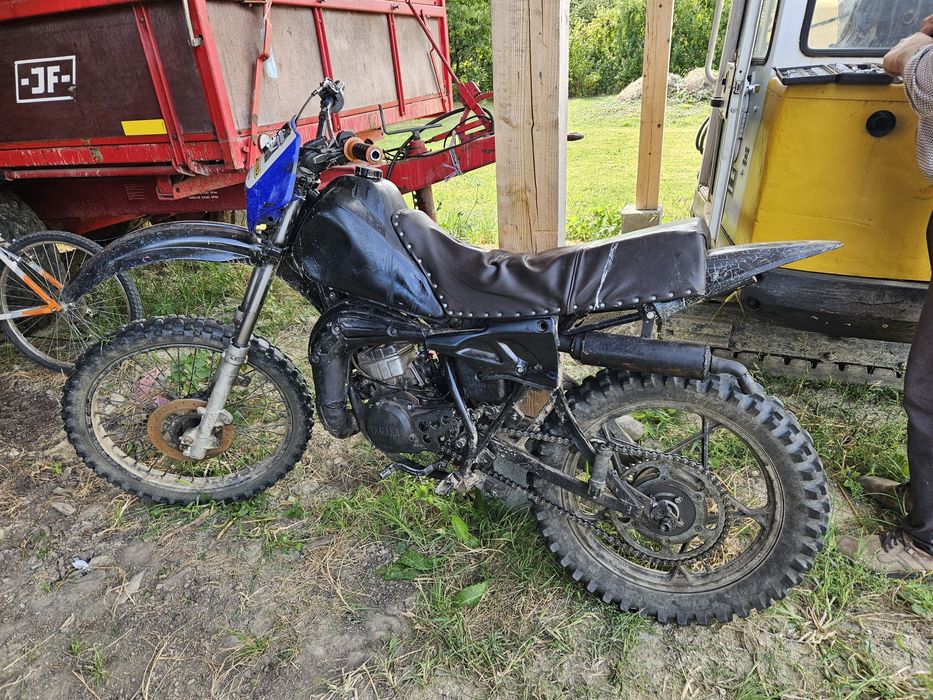 Yamaha.   DT 125