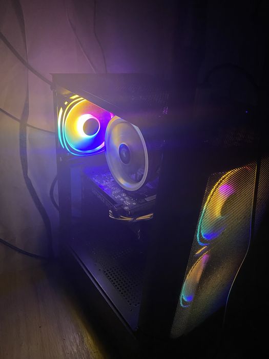 Vand pc gaming i7 6700 gtx 1650 16 rami astept oferte in privat mesajj