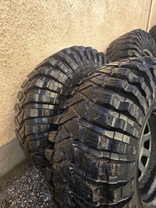 Джанти с гуми свалени от Тойота 70 ..37 12.5 17LT