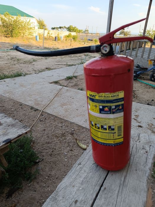 Огнетушитель порошковый ОП-5