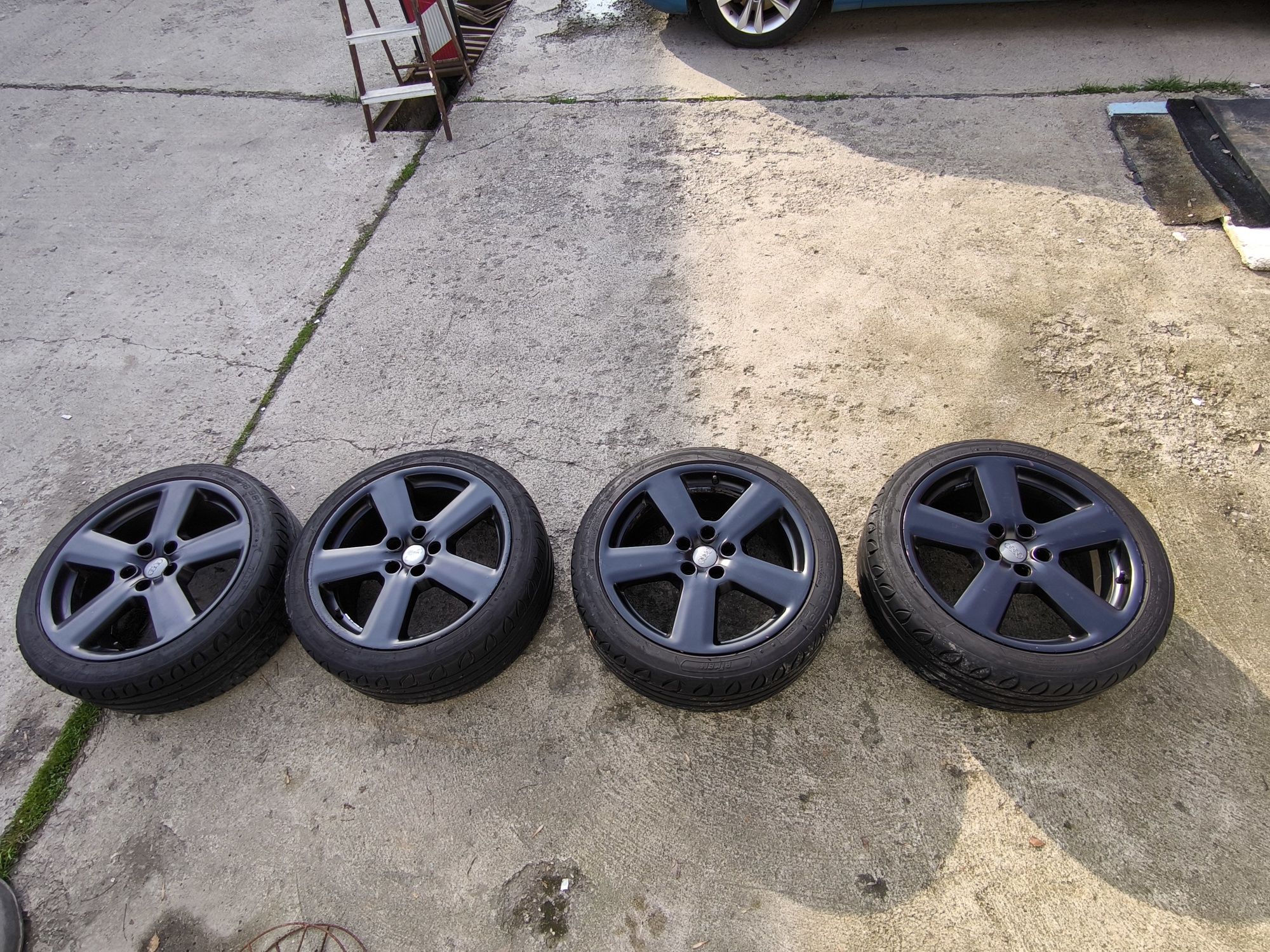 Джанти Ronal 18" 5x112 с летни гуми 235/40/18 (dot 0622)