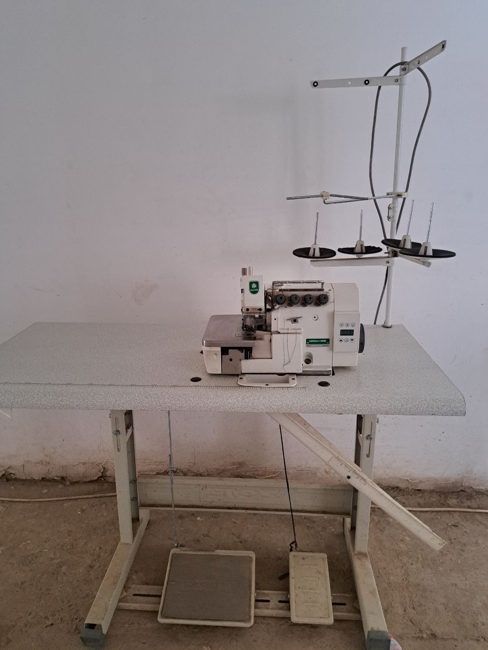 Averlok 813 b/u sotiladi