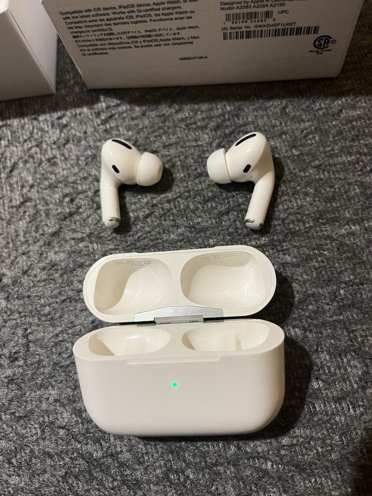 Apple AirPods слушалки