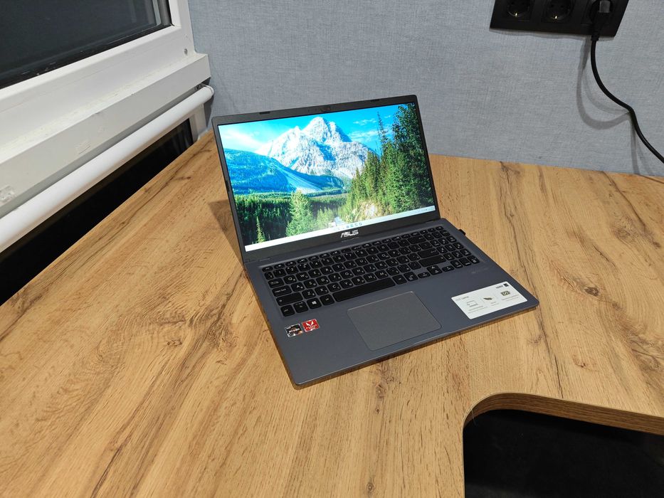 Ноутбук для учебы работы игр