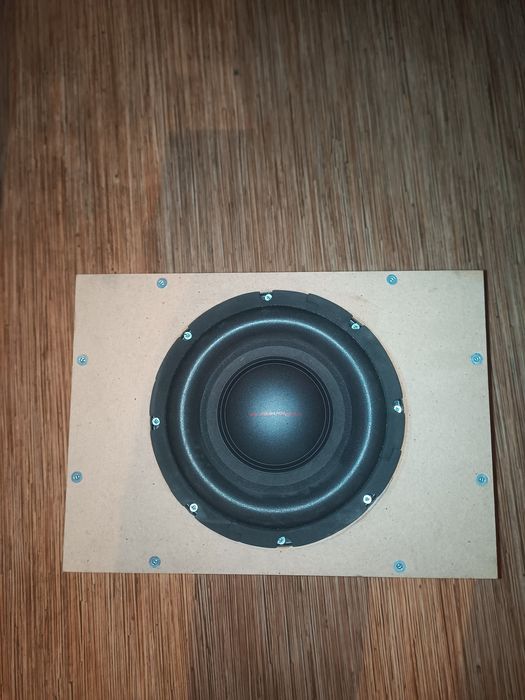 Сабвуфер с усилителем