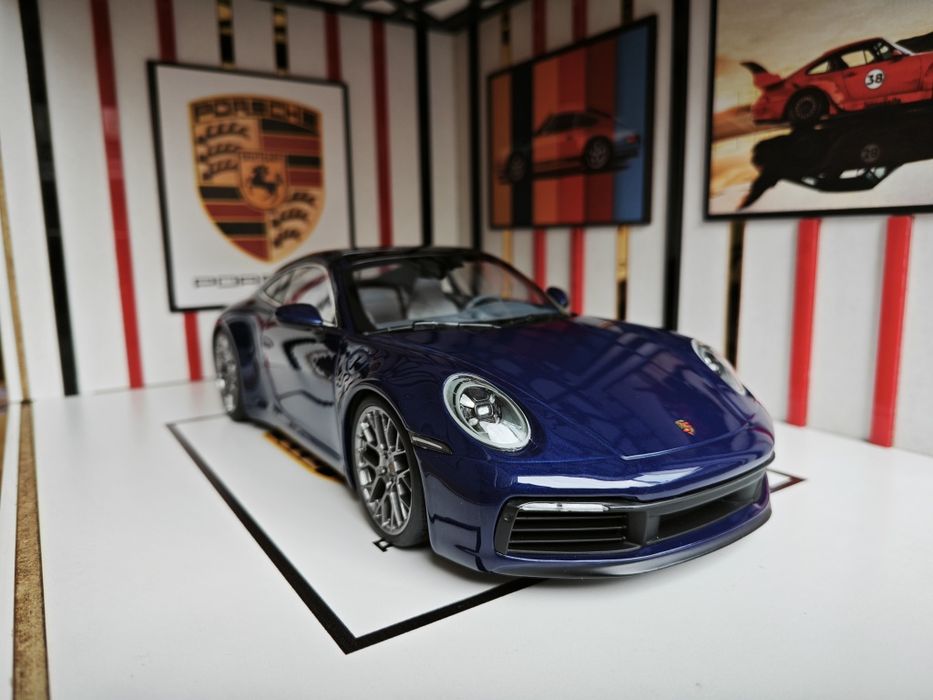 Minichamps Porsche 911 Carrera 4S 1:18