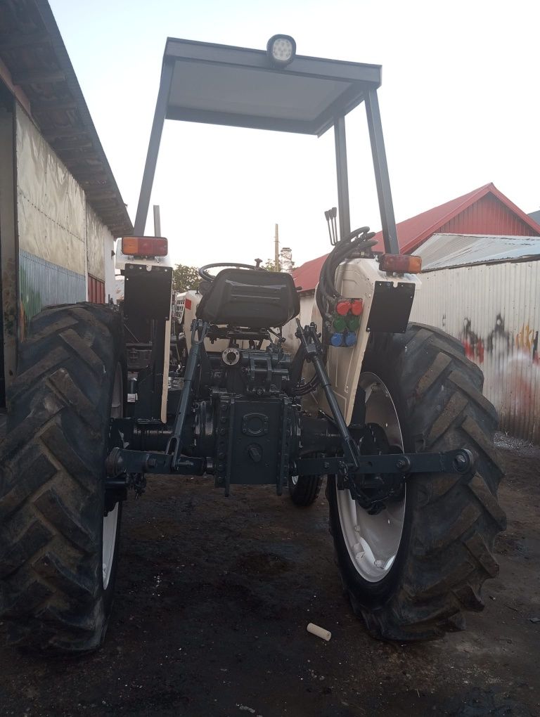 Vând tractor legumicol Lamburghini 603