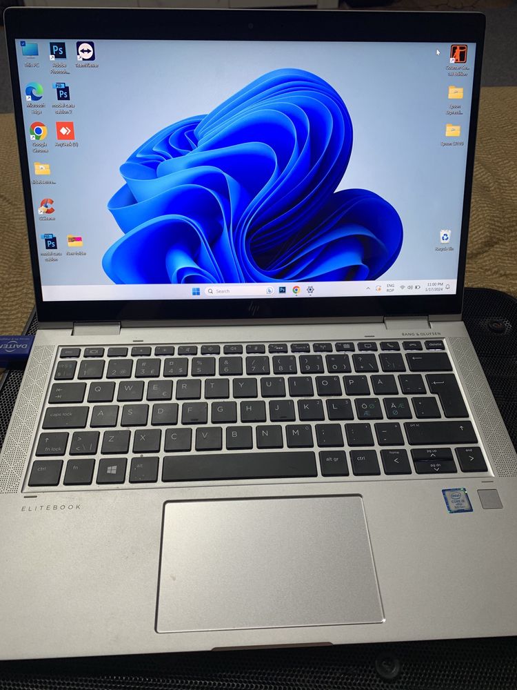 Laptop 8gb ram .