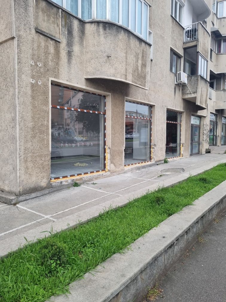 Spații  comerciale  pentru închiriere