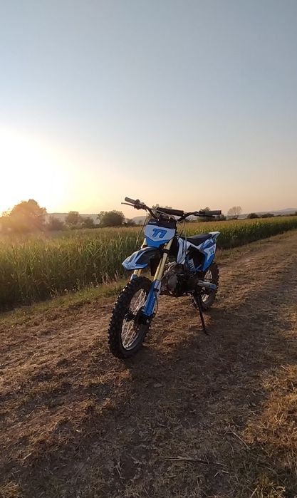 Vând ultra 125cc negociabil