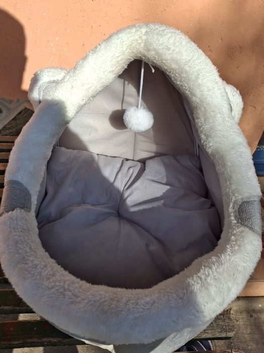 Casuta calda pt pisici