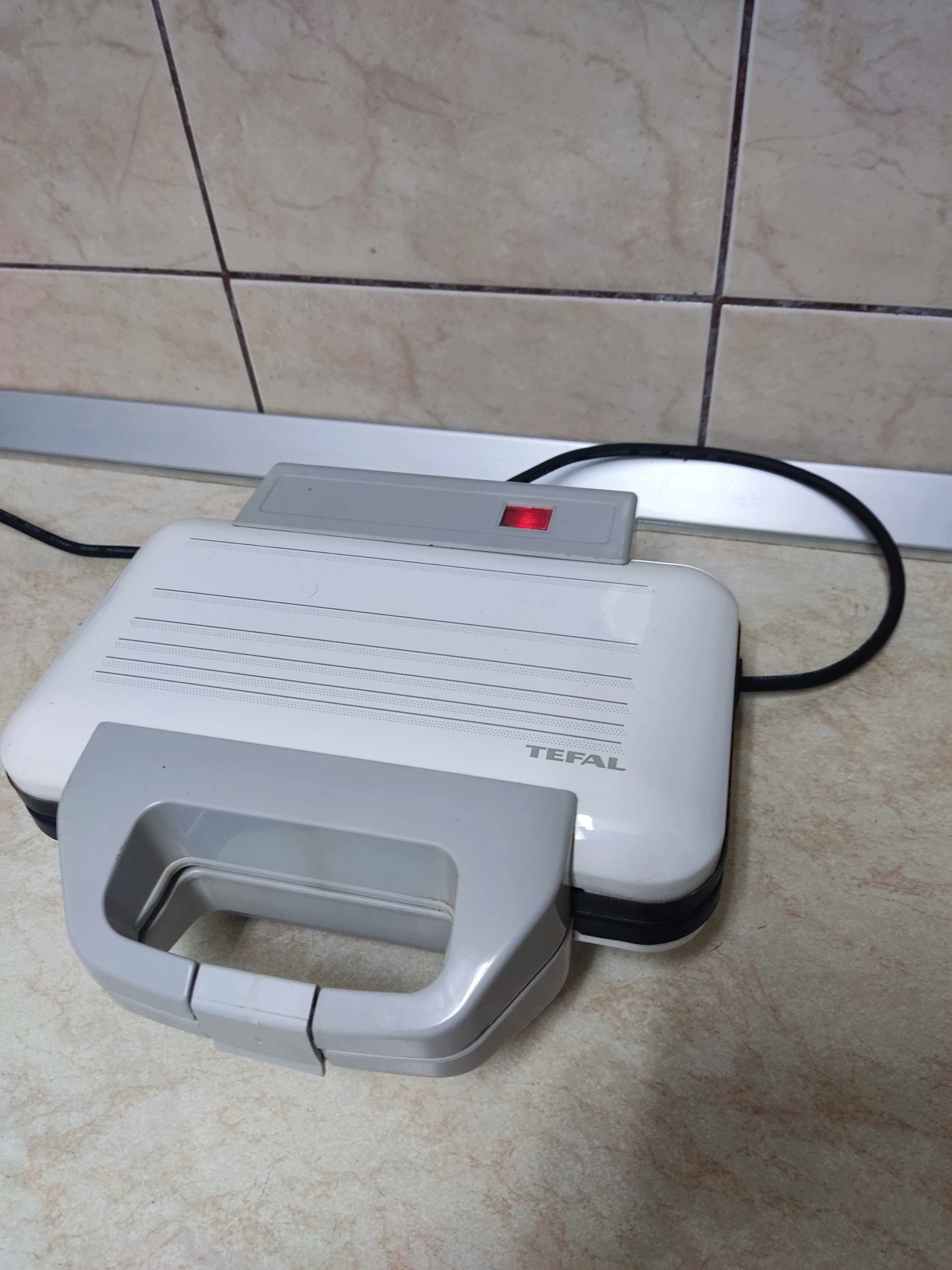 Sandwich maker,Tefal tip 710 serie 2, 230V, 600 W