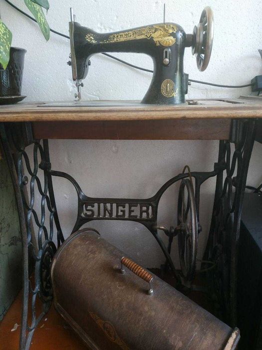 Швейная машинка "Singer"