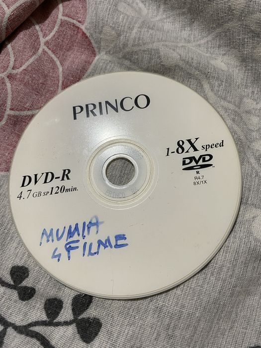 Cd-uri si casete vechi