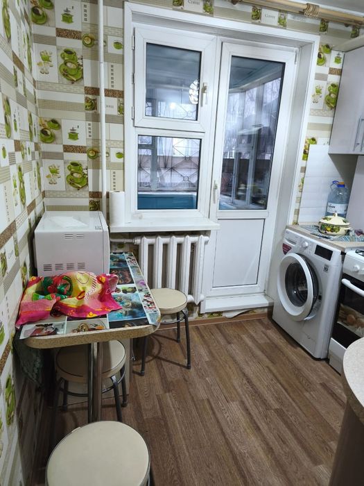 Продам 3к квартиру улучшенной планировки  1/5 р-н Уюта