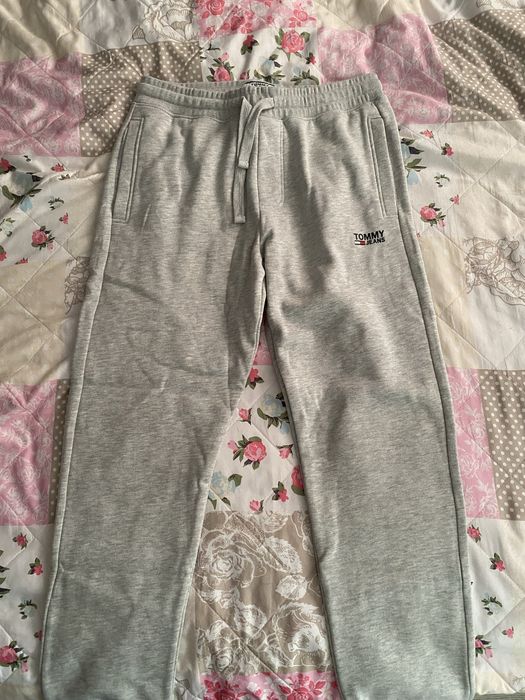 Анцуг на Tommy Jeans