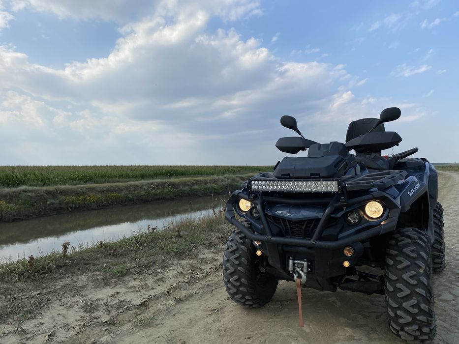 Can-Am Outlander MAX 1000R