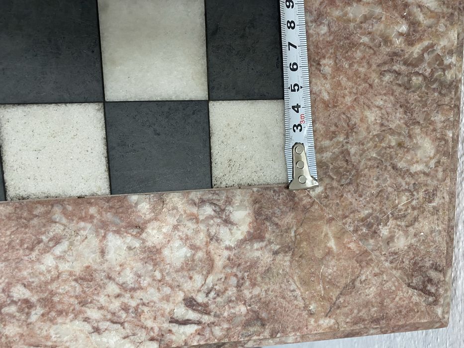 Френска маса за игра на шах с мраморен плот и основа от чугун