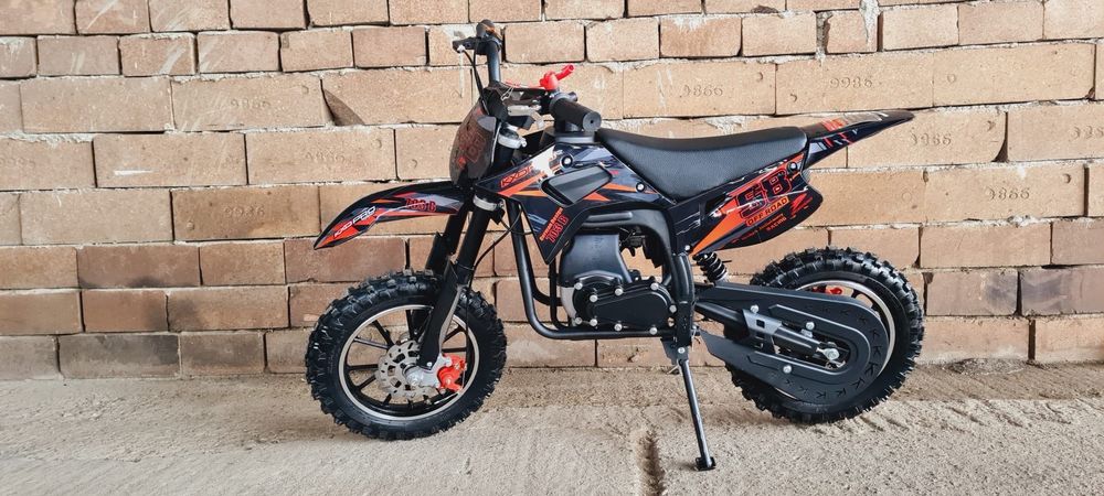 Cross 49 CC in 4 timpi pornire la sfoară Nou cu garanție