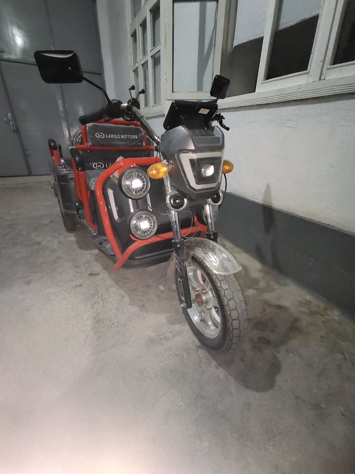 SKUTER  largo motors