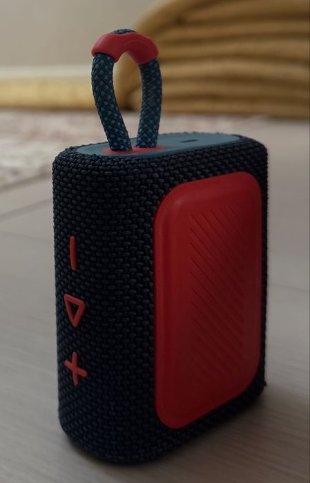 Портативная колонка JBL