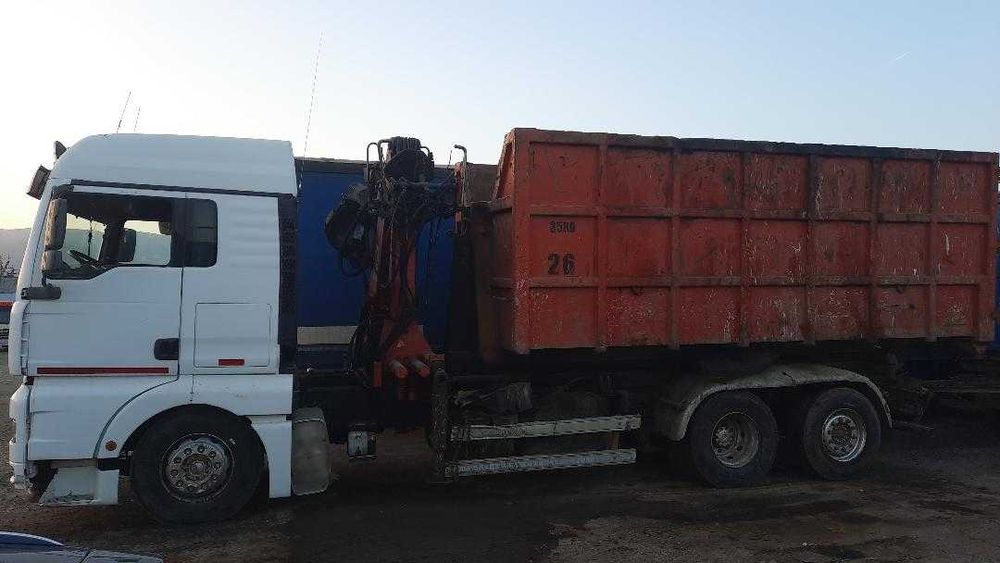 Camion graifer-abrollkipper fier vechi plus remorca si containere