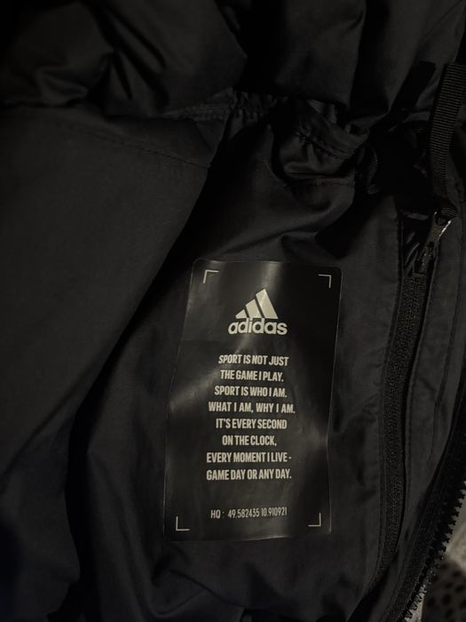 Яке адидас размер S