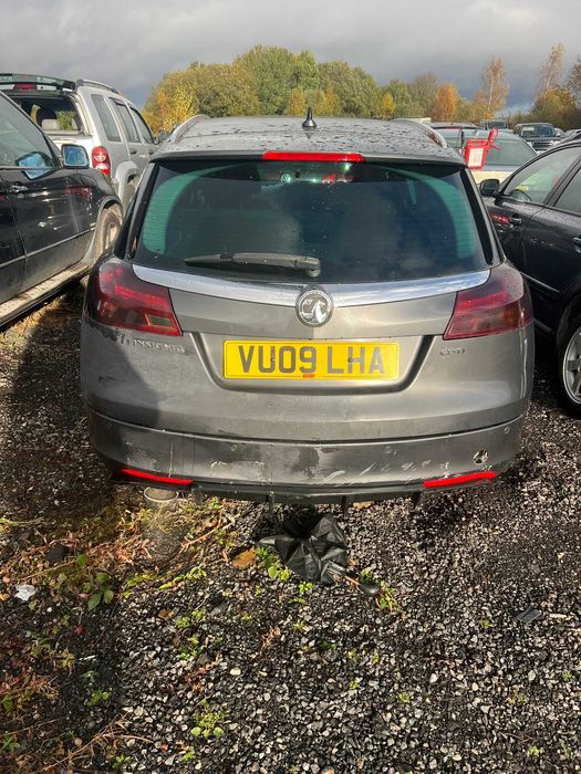 Dezmembrez opel insigni 2.0cdti cod A20DTJ cutie 6 trepte Faruri xenon