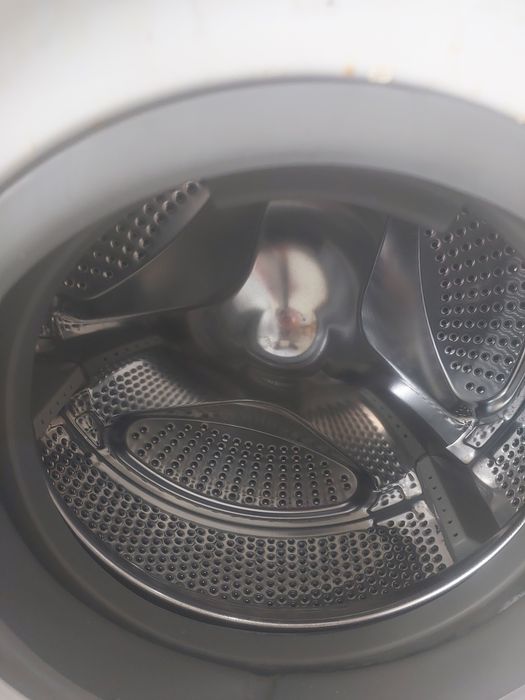 Samsung kirmoshina zor ishledi  bitta aybi bor suv totmedi