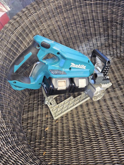 Circular Makita cu 2 acumulatori DRS780