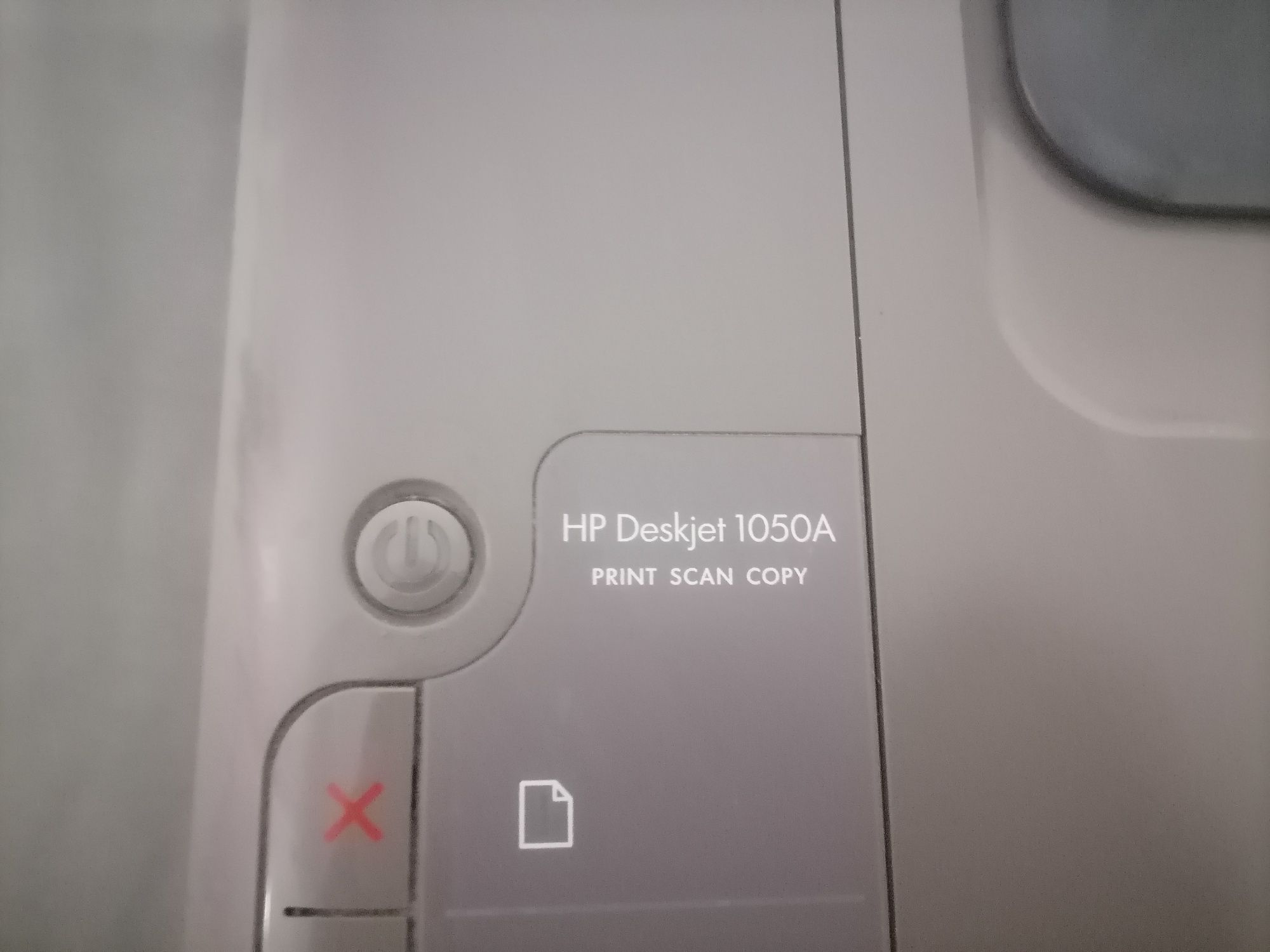 Vând imprimanta HP Deskjet 1050 A