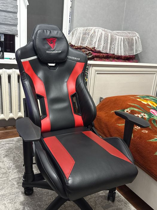 Игровое кресло в хорошем состоянии