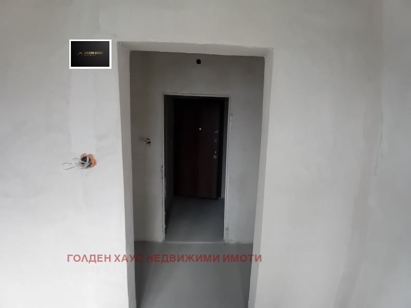 Продава се Двустаен апартамент в Перник, Изток - 61 кв.м за 802 €/кв.м - Снимка #11