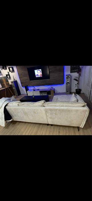 Диван г образен .