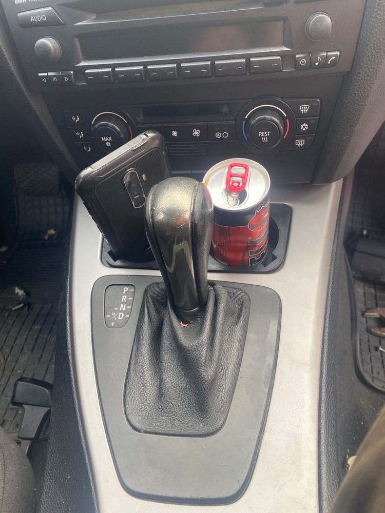 Cup holder за BMW E90, E91,E92, E93.