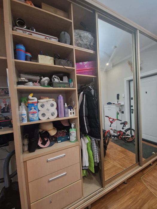 Шкаф в прихожую, в хорошо состоянии