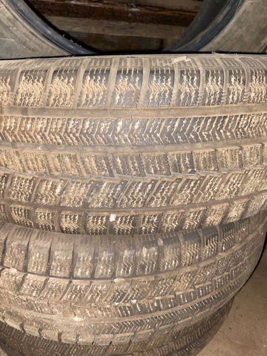 Продам покрышки липучка 215/60/17
