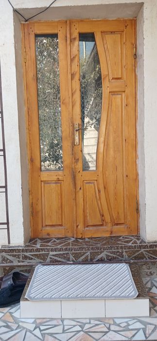 Eshik sotiladi. Holati ideal, hamma narsasi yaxshi