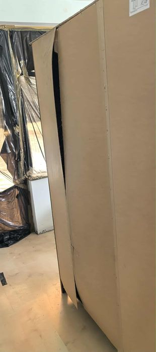 Трикрилен гардероб с огледало